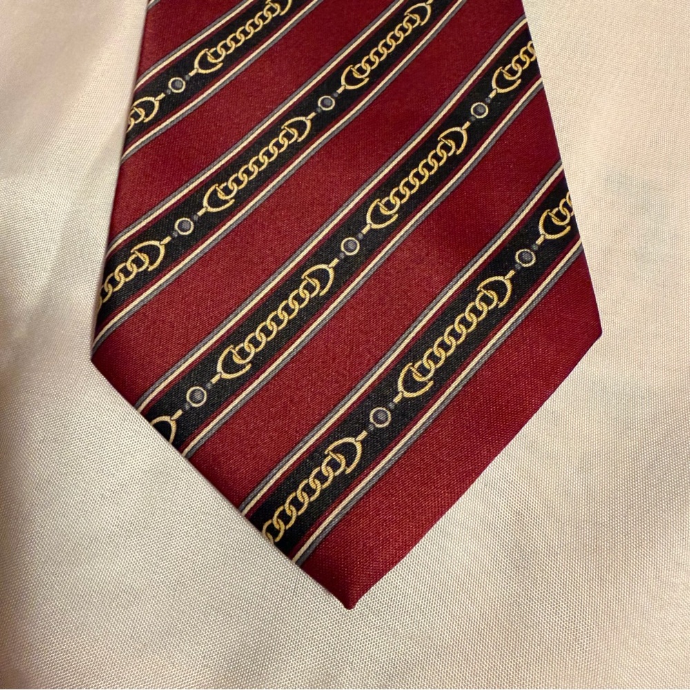 Classic Burgundy and Gold Chain Patterned Men's‎ Tie